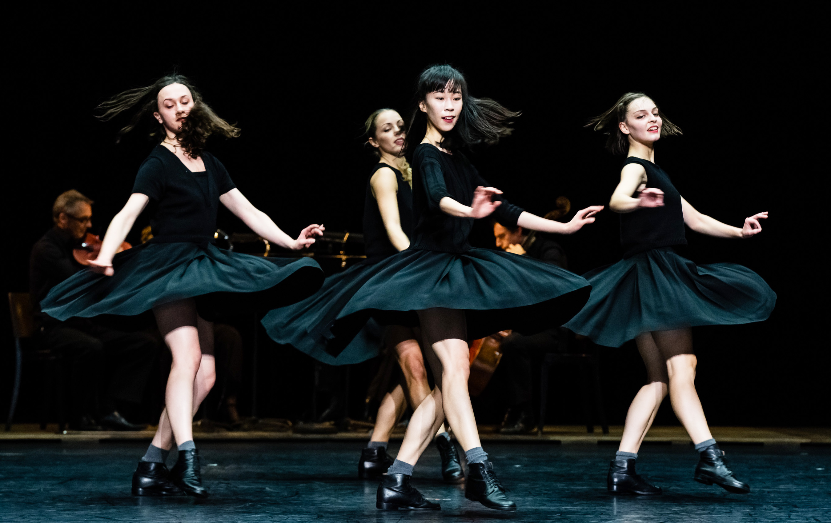 An evening with Anne Teresa De Keersmaeker at the Opéra National de Paris |  mezzo.tv