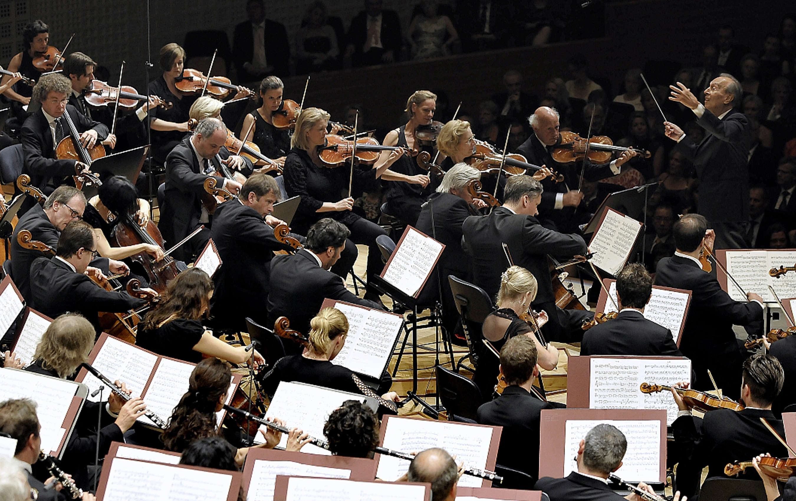 Claudio Abbado conducts Mozart's Requiem in Lucerne | mezzo.tv