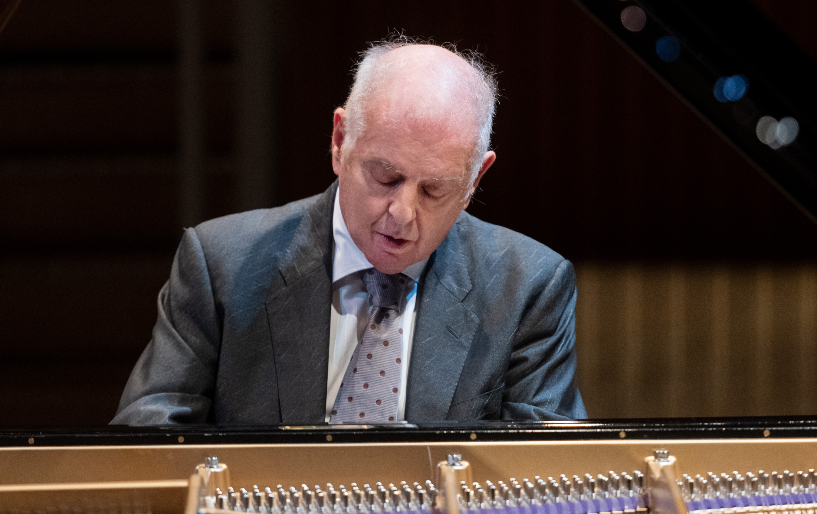 Daniel Barenboim toca las Sonatas para piano Beethoven: Sonata nº 19 | mezzo.tv