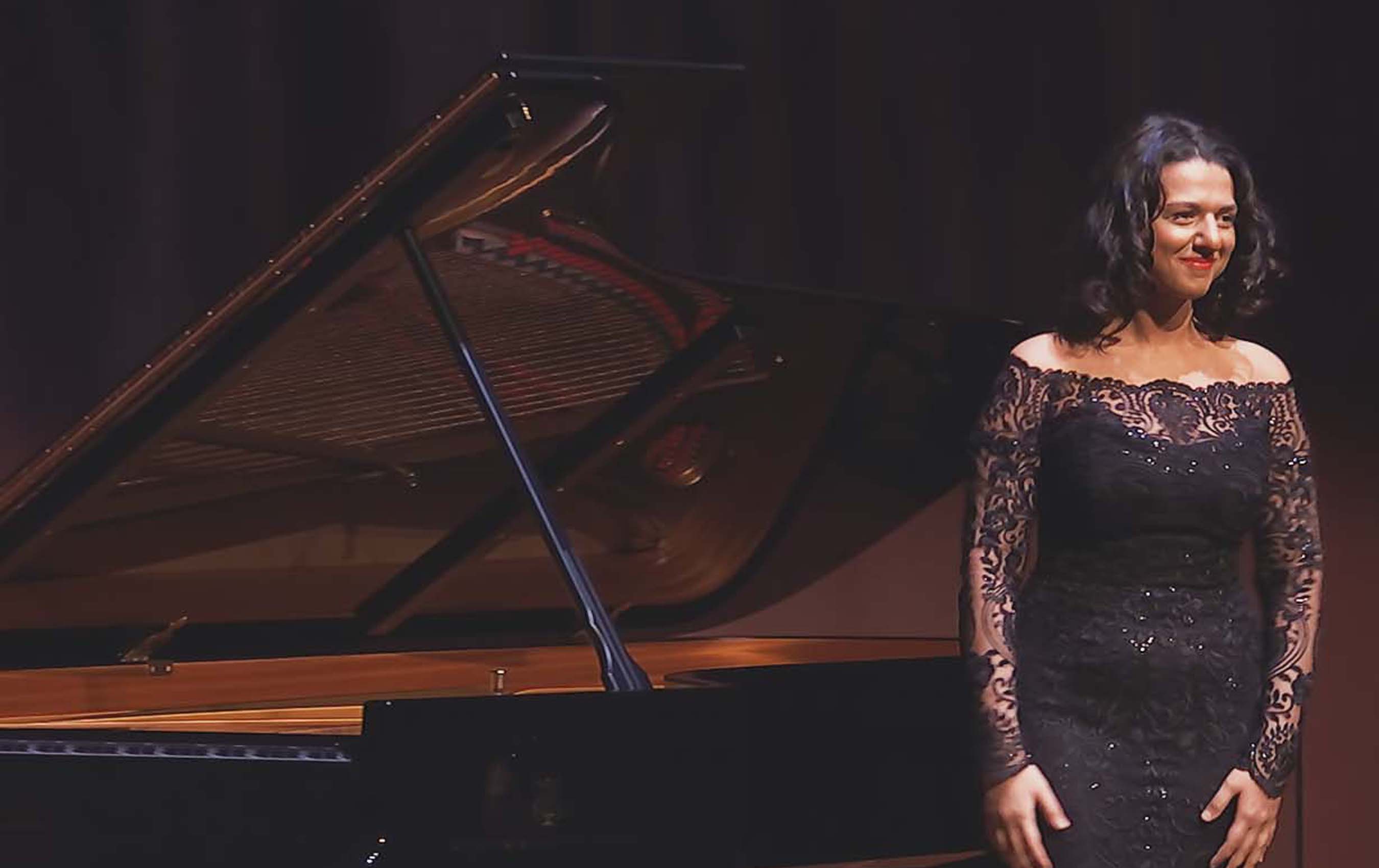 Khatia Buniatishvili Clair De Lune